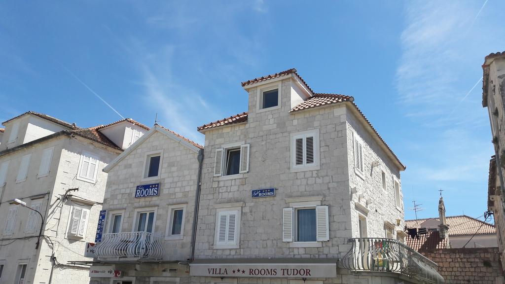 Villa Tudor تروغير المظهر الخارجي الصورة